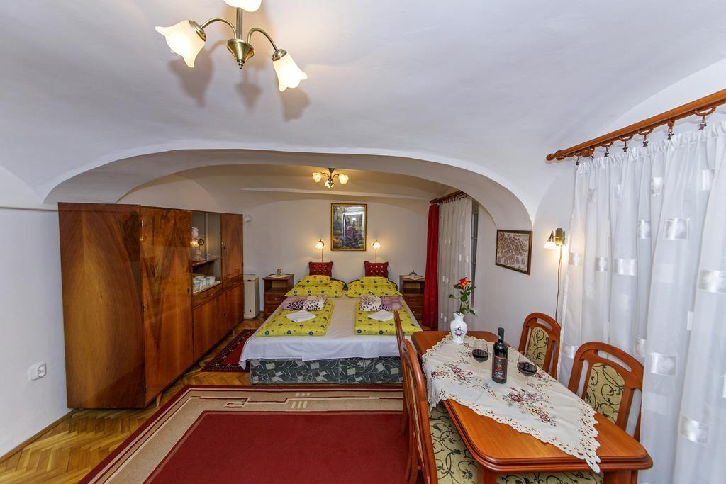 Barokk Vendeghaz Hotel Eger Room photo